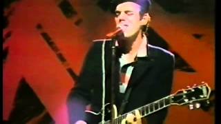 Video voorbeeld van "John Hiatt - She Loves the Jerk - Live 1984"