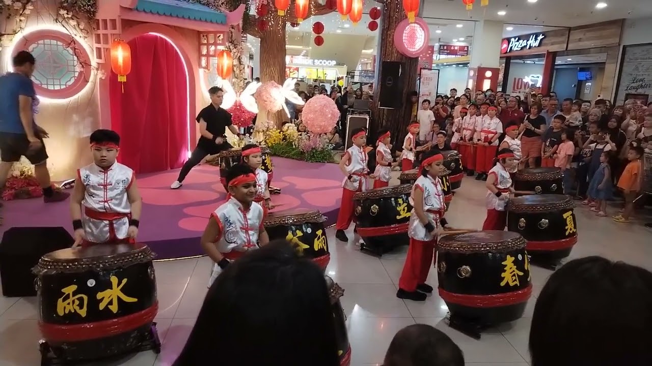 由中英华小学生呈现的二十四节令鼓表演1.0～👍👍💯💯🎊🎊🎉🎉