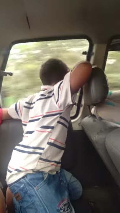Orang gila naik mobil