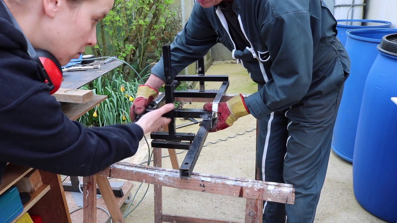 Fabriquez vos planches a la Tronçonneuse avec une gruminette faite maison  (Chainsaw Mill) 