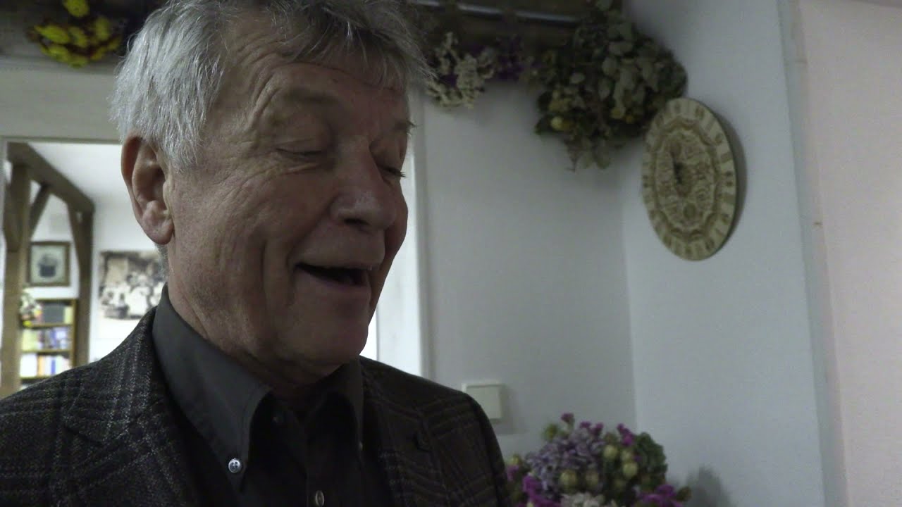 KOBYLÍ-Jak se Jožka Šmukař najednou rozezpíval po oficiální akci v zákulisí muzea při harmonice