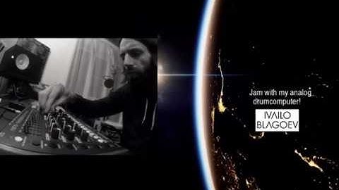 Jam with my drumcomputer MFB Tanzbar2 around acid techno