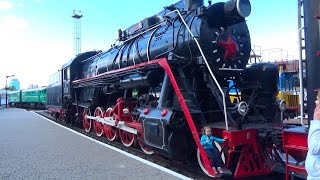 Киев День#1 первая поездка на метро лазим по старым поездам и вагонам VLOG old train subway(День 1 (Киев) : Катя впервые едет на метро, посетим выставку 