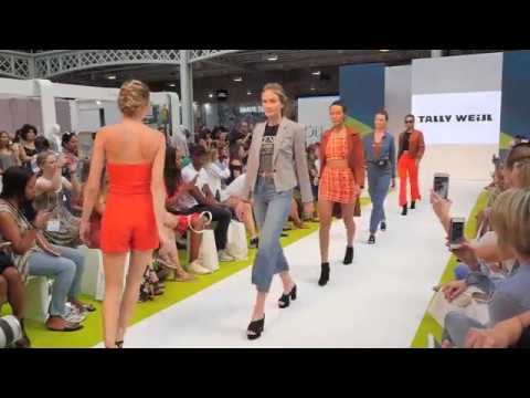camera iphone 8 plus apk Pure London 2018 Fashion Show Part One (July, 2018) spring/summer