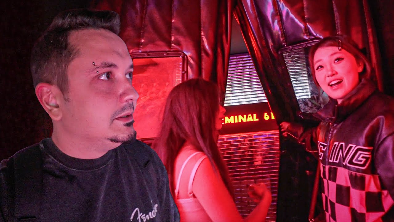 M-am îmbolnăvit la chinezoaice! Viața de noapte în CHINA (din orașul CYBERPUNK, Chongqing)