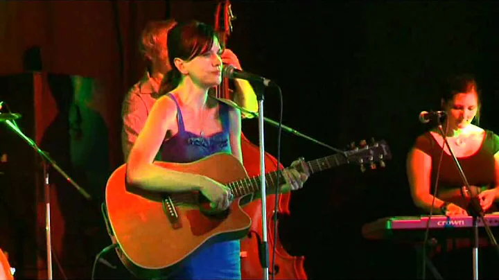 123 - Lynda Smyth & the borrowed few