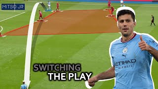 When Should You Switch The Play In Football? Tips To Keep Possession Of The Ball Under Pressure!
