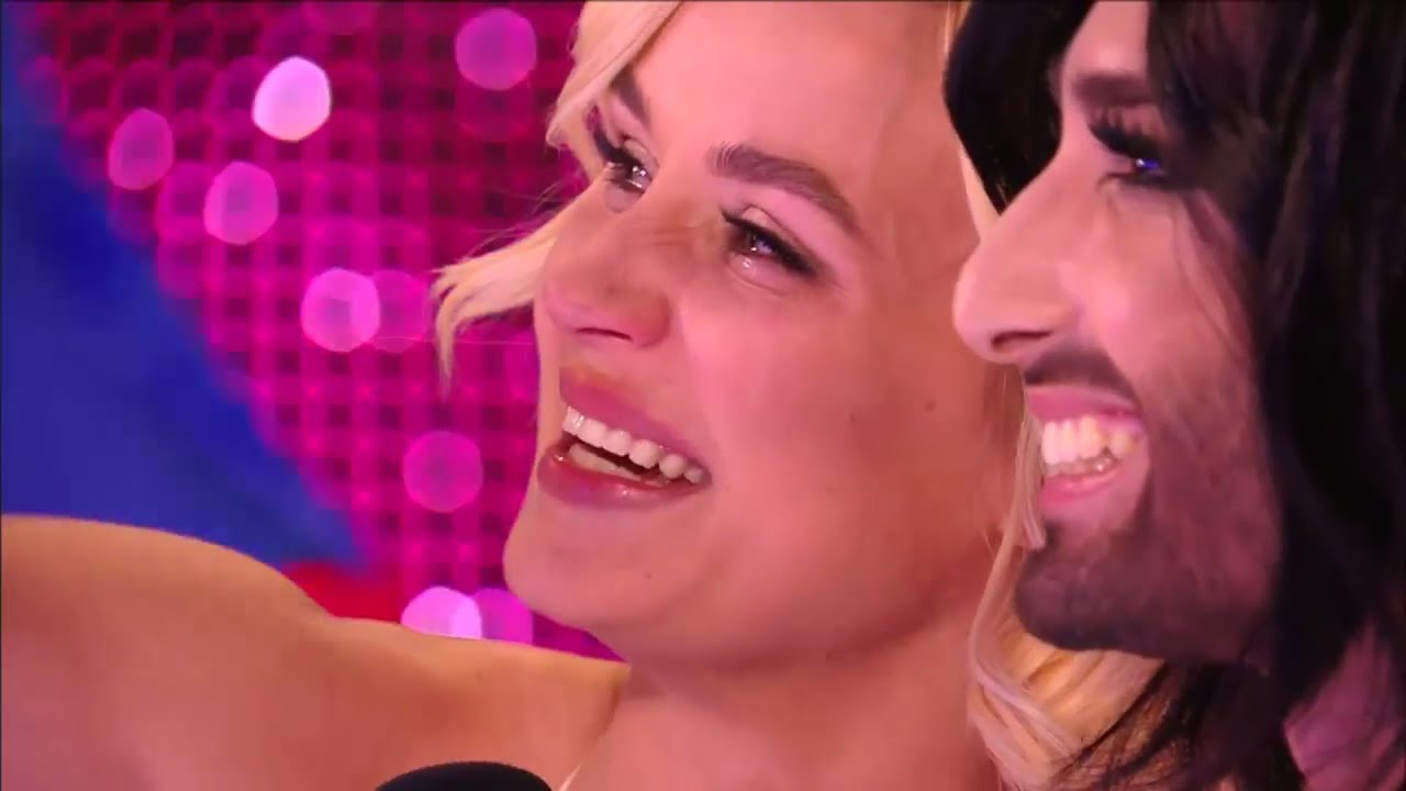 Conchita Wurst and Polina Gagarina (ESC-Grand Final , Green Room, 23.05.2015)