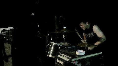 Burning Flame - Somethings Wrong ( Undergreen At Rosi Musik Fatmawati Drum Cam )