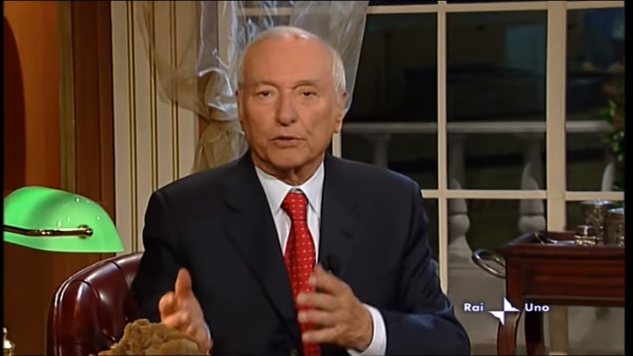 SUPERQUARK-Carlo ROMANO (oboe), Enrico M. BARONI (clarinet) and Andrea CORSI (bassoon) make the reed