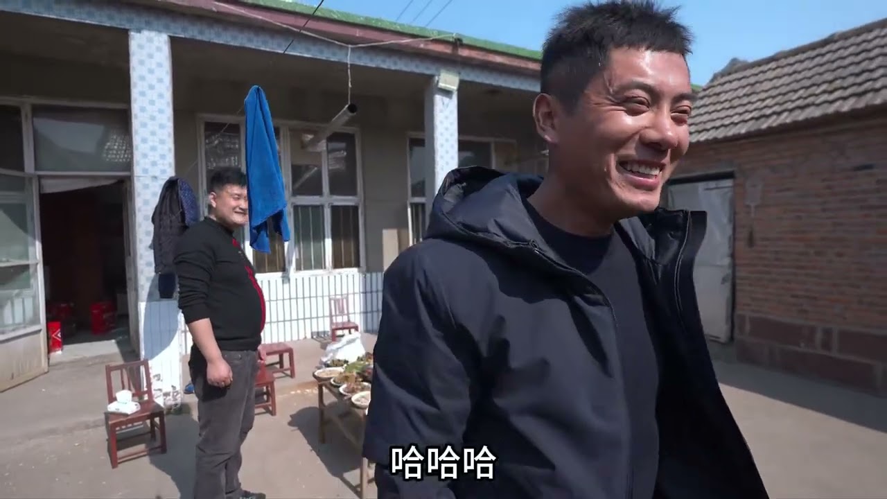 新年全家福，7个大家庭和父母的团聚，炒鸡炖鱼三桌菜，年味十足 #农村美食 #农村生活 #全家福 #碧春白酒