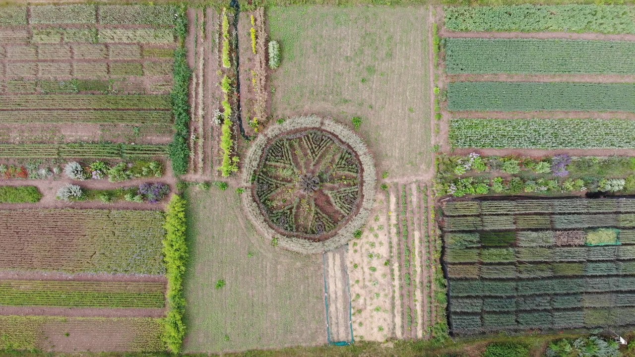 Gestaltung des Zuchtgarten von „Jedem Hof Sein Korn“ auf Haus Bollheim