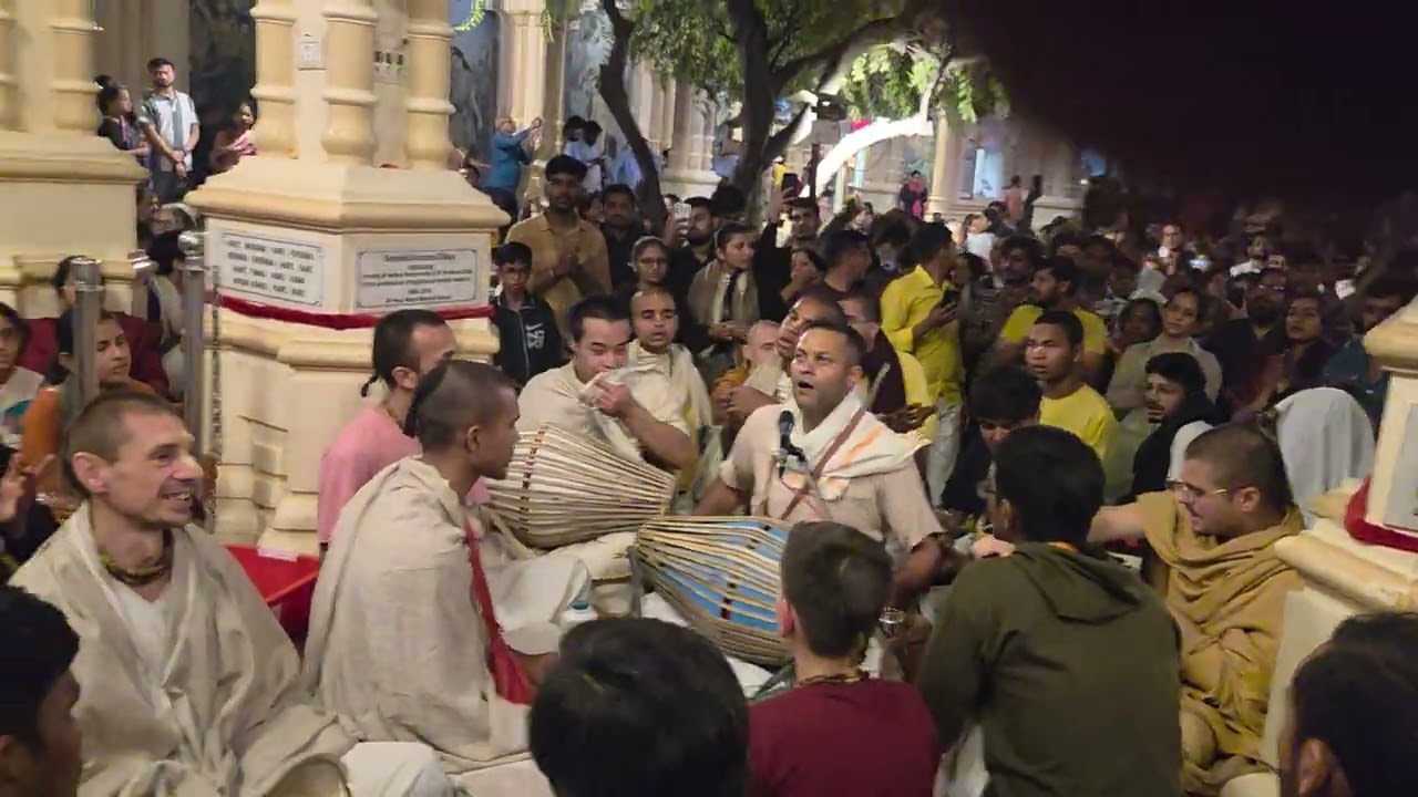 Blissful evening kirtan at iskcon vrindavan