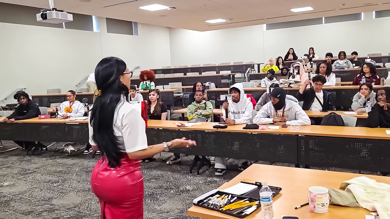 India Love Teaches Her First Class at Streamer University