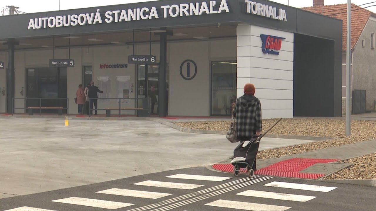 Új buszmegálló épült: már nem a Főtéren állnak meg a buszok Tornalján