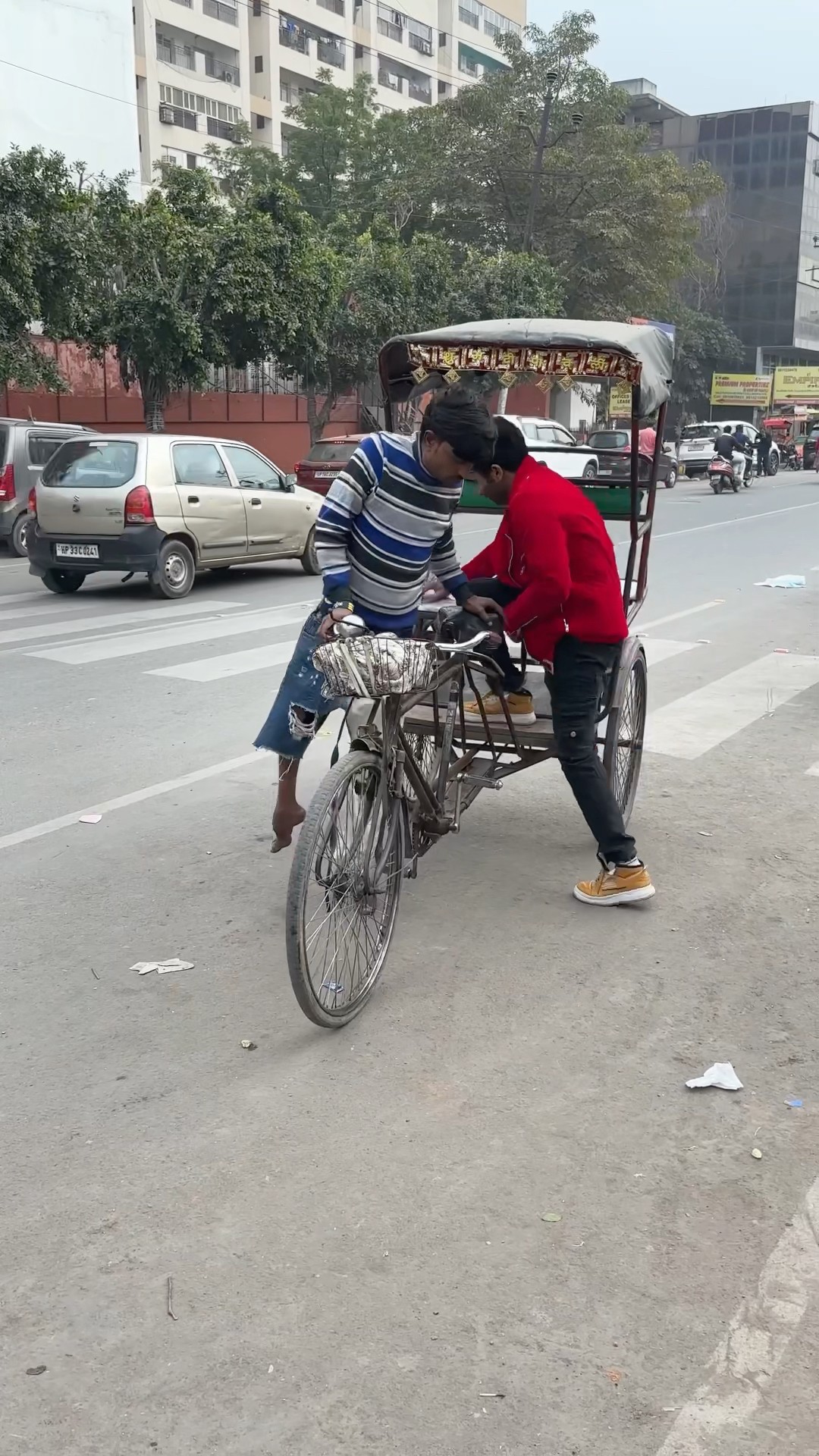 मजबूरी ??#humanity #respect #helping #trending #viralvideo #youtubeshorts?