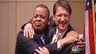 Pat McCrory/Anthony Foxx awkward bro hug