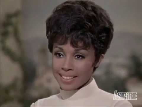 Julia -- starring Diahann Carroll / ep 15