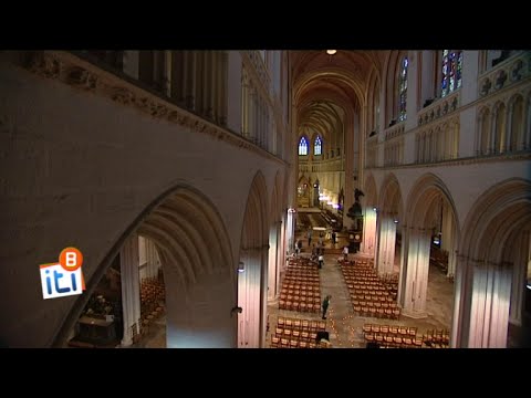 France 3 Bretagne’s report focuses on Saint-Corentin Cathedral, the architectural anchor of the old centre. It adds visual context to a visit and encourages a closer look at the building’s position among the historic streets. The report is about the cathedral, not a current visitor schedule; check municipal or parish information before planning entry.