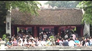 VTC14_Hà Nội: Sĩ tử đổ xô đến Văn Miếu khấn vái cầu may