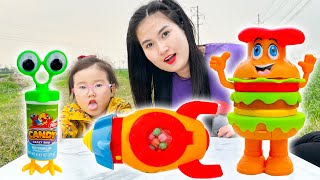 Changcady review các loại kẹo thú vị, kẹo mút chấm bột chua, kẹo hamburger, kẹo hình tên lửa screenshot 4
