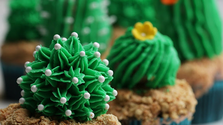 Easy Cacti Cupcakes