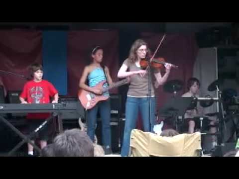 Lane and Reed 2009 Spring garage concert (Summer S...