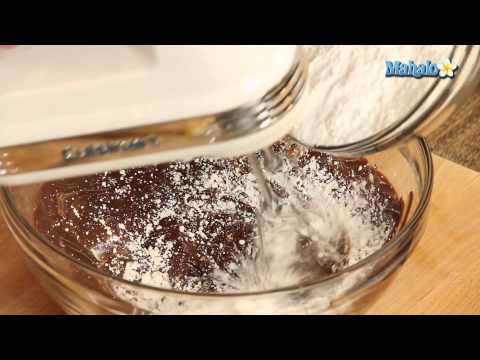 How to Make Chocolate Sour Cream Frosting