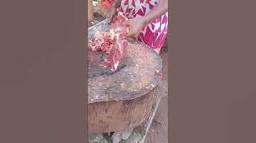 Mastering Beef: Traditional Butchery Techniques #BeefLovers #TraditionalSkills  #Shorts