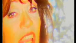 Video voorbeeld van "Ημισκούμπρια - Στη Ντισκοτέκ ft. Ελπίδα (Official VideoClip)"