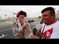 Ayudando a vendedor de chupetines en el semaforo | Chispita show chimbote