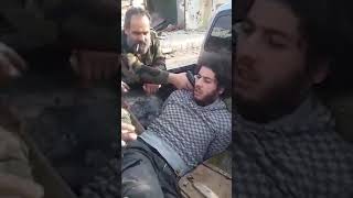 أحد أسرى أرهابية إدلب بقبضة الجيش العربي السوري Resimi