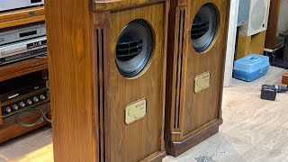 Khách TL loa TANNOY để lấy tiền bù mua loa ALTEC, bán bằng mọi giá khách cứ mặc cả thoải mái.