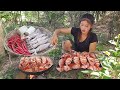 Yummy! Squid spicy chili cooking with mushroom Eating show - Survival cooking