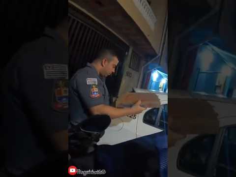 @Thiagotitan160 ENTREGANDO PIZZA AOS POLICIAIS 👏🏻🧑🏻‍✈️