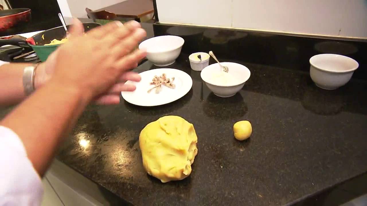 RECEITA COXINHA CREMOSA DE FRANGO DO ELÓI
