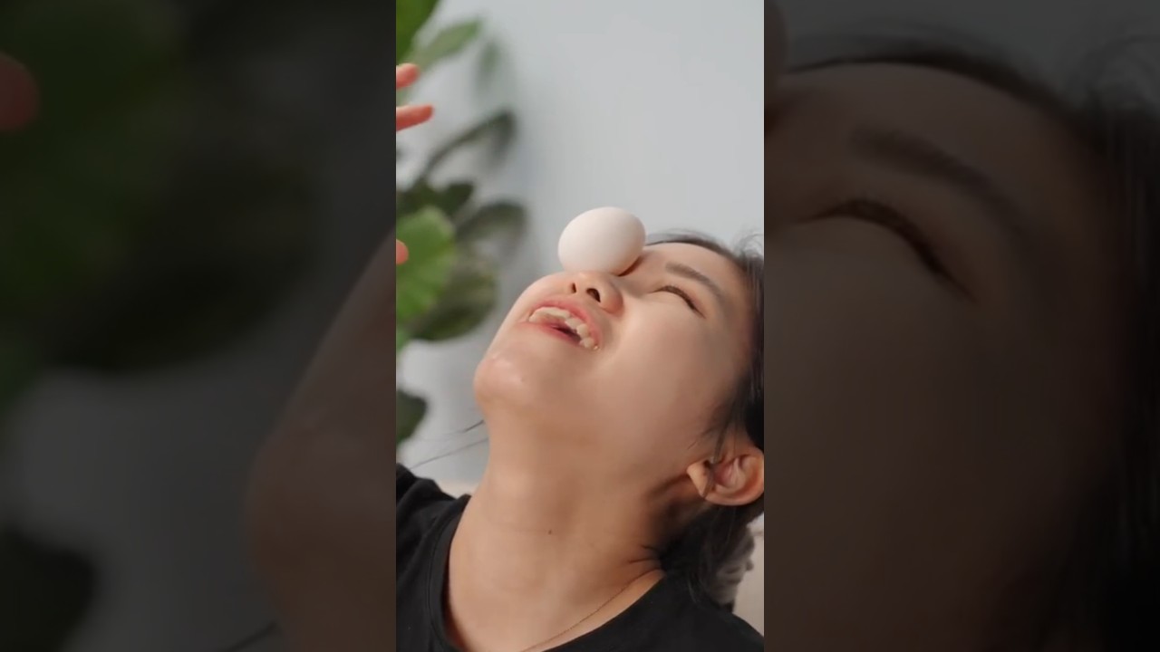 The Egg Game: 100 hilarious egg-based challenges!