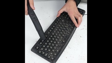 Deep Cleaning A DIRTY Keyboard For The First Time In 5 YEARS
