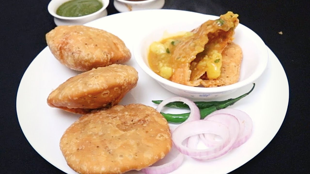 Khasta Moong Dal ki Kachori | Street style Delhi khasta crispy kachori Recipe | By Arti Dara | Chilli & Chai By Arti Dara