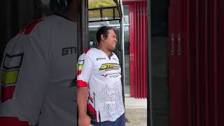 Download Lagu Makde looks like a child. MP3