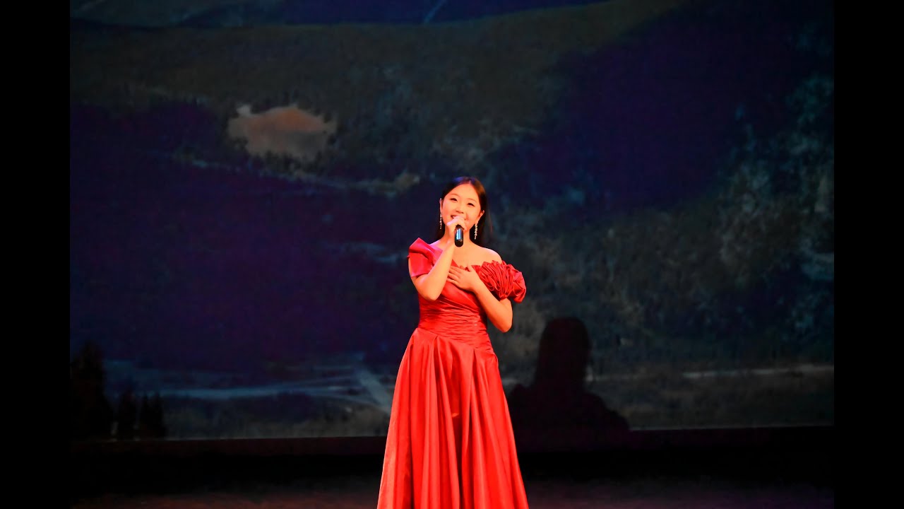 【多伦多总领事馆2026新年招待会】女生独唱《红河谷》演唱：匡桐菲