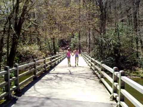 The Courtica Show- Hiking at Linville Falls