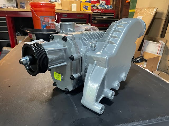 Toyota Land Cruiser - Supercharger Unboxing - 80 Series