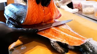 อาหารญี่ปุ่น - แซลมอนยักษ์และปลาทูน่าและทรายแดงทะเล ซาซิมิ อาหารทะเล