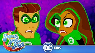 DC Super Hero Girls En Latino  | ¡Linterna Verde contra Linterna Verde! | DC Kids