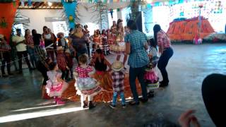 Crianças Na Saia Da Tia - São João Da Sorriso De Criança