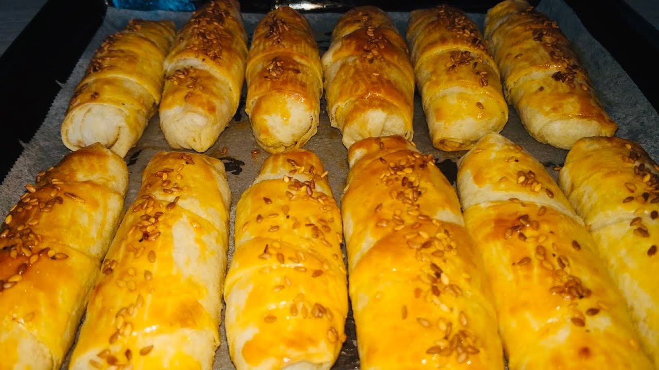 SADECE 2 YUFKA İLE 12 ADET SİRKELİ UNLU ÇITIR ÇITIR PEYNİRLİ BÖREK – Nefis yemek Tarifleri