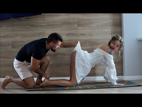 YOGA-TRAINER VS NICE GIRL/ HOT STRETCHING/ 4K VIDEO | Sexy Yoga | Yoga for hot body | Girls yoga