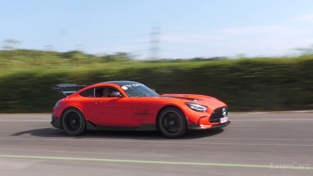 Supercars Accelerating - Loeb's SF90, AMG GT Black Series, Huracan Evo Spyder 60th, 488 Pista, 570GT