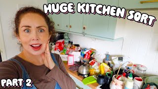 HUGE KITCHEN DECLUTTER PART 2 | Kitchen Organisation and Meal Plan | Moving House Series 2024
HUGE KITCHEN DECLUTTER PART 2 | Kitchen Organisation and Meal Plan | Moving House Series 2024
Sort out my entire kitchen with me, before we move house! Currently de-cluttering, organising, cleaning my entire kitchen, every single cupboard, drawer and the fridge freezer, before we move house! Meal planning and making mental notes of what we do and do not currently have! My kitchen is absolutely full of food, spices, herbs, crockery, and ALL SORTS! Part 1 of this kitchen sort out series linked below, and my house moving vlogs will all be found in the Moving House Series 2024 playlist below:
⇢ Massive Kitchen Sort Out and Declutter Part 1: https://youtu.be/Shy7Ys-wtkk
⇢ House Moving Series Vlogs: https://www.youtube.com/playlist?list=PLBC4ljm6nE9YsaCgJSKwB-esfBcnvc7Uz
⇢ 5 Meals For Under £25 From Aldi: https://youtu.be/-Vym2GCsbp4
⇢ 3 Dump and Go Easy Summer Slow Cooker Meals: https://youtu.be/bsIPxySrZMI
⇢ Get In Touch: contact@sopherina.co.uk HUGE KITCHEN DECLUTTER PART 2 | Kitchen Organisation and Meal Plan | Moving House Series 2024